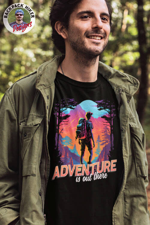 Tricou in stil synthwave - Adventure is out there